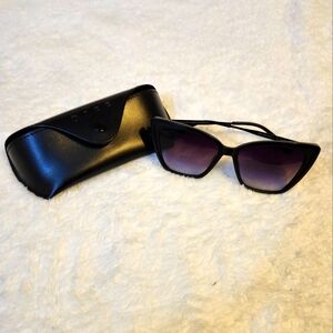 DIFF Becky II Black Cat eye Sunglasses